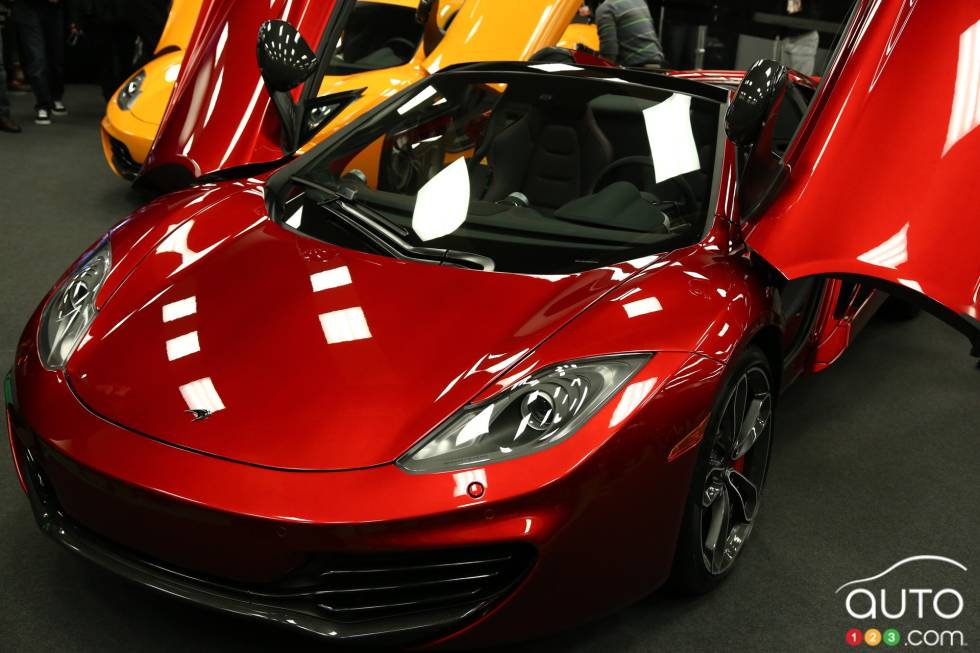 McLaren MP4-12C Spyder.