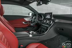 2017 Mercedes-Benz C-Class cockpit