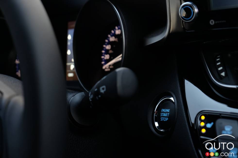 Here is the new 2019 Toyota C-HR