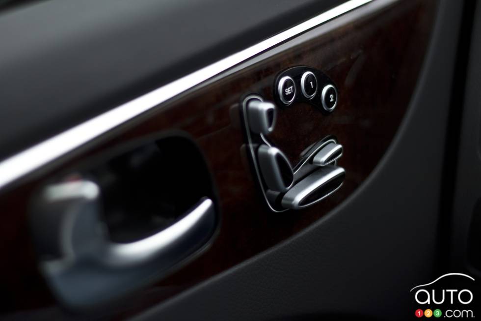 Commandes du siège conducteur