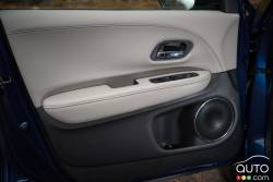 2016 Honda HR-V EX-L Navi door panel