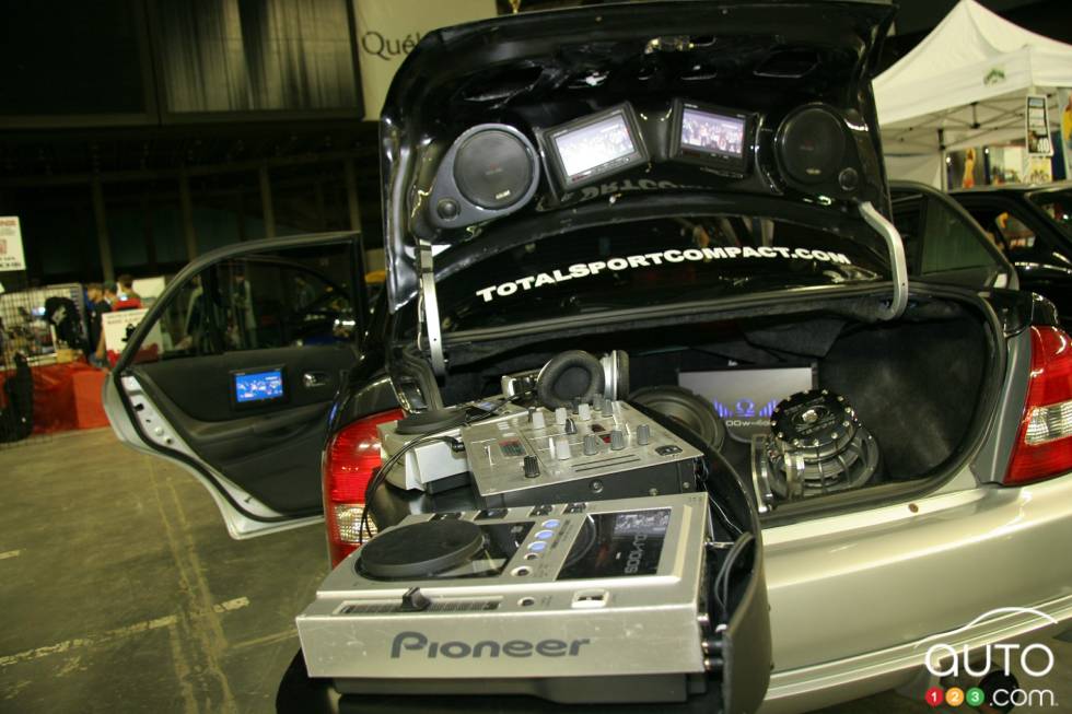 Montreal National Sport Compact 2006