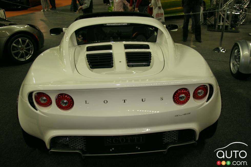 Montreal National Sport Compact 2006