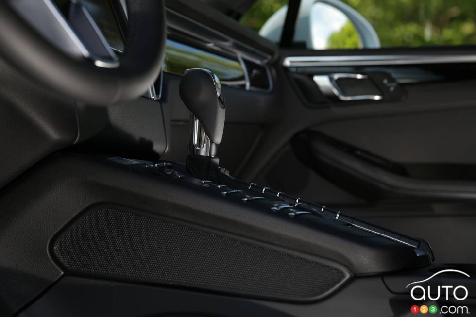 détails de la console centrale