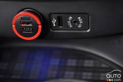 2016 MINI Cooper S Clubman USB connection