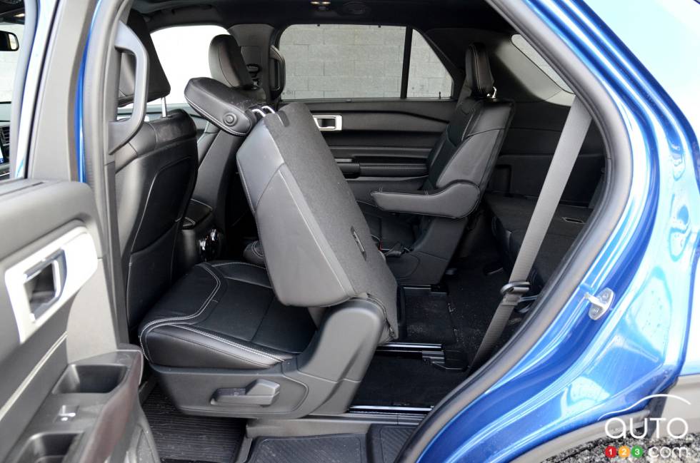 We drive the 2020 Ford Explorer ST