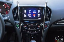 2016 Cadillac ATS V Coupe center console