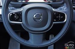 2016 Volvo XC90 T6 R design steering wheel