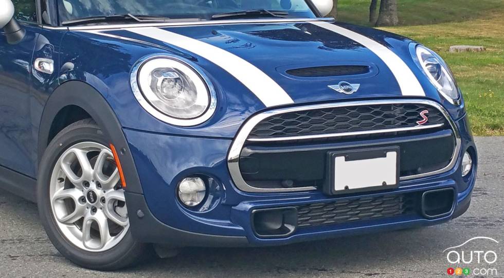 2016 MINI Cooper S 5-door pictures | Auto123