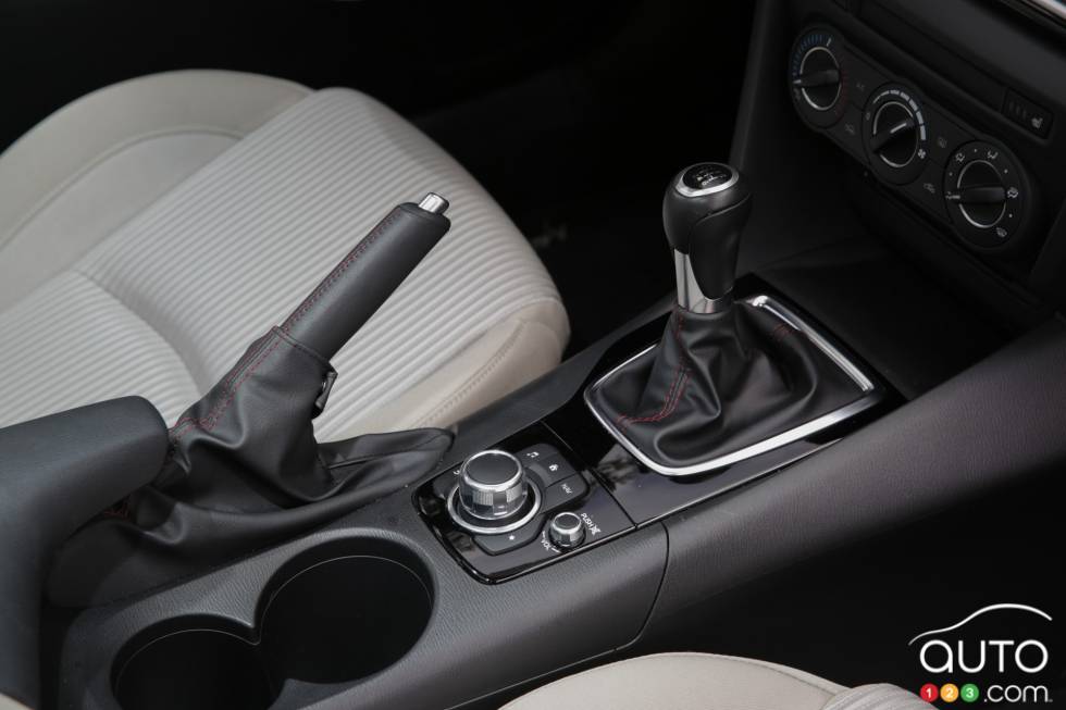 détails de la console centrale