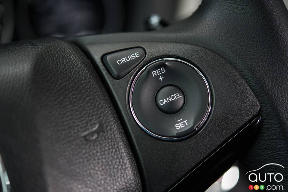2016 Honda HRV EXL Navi pictures Auto123