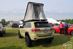 Jeep Grand Cherokee Overlander Concept rear 3/4 view