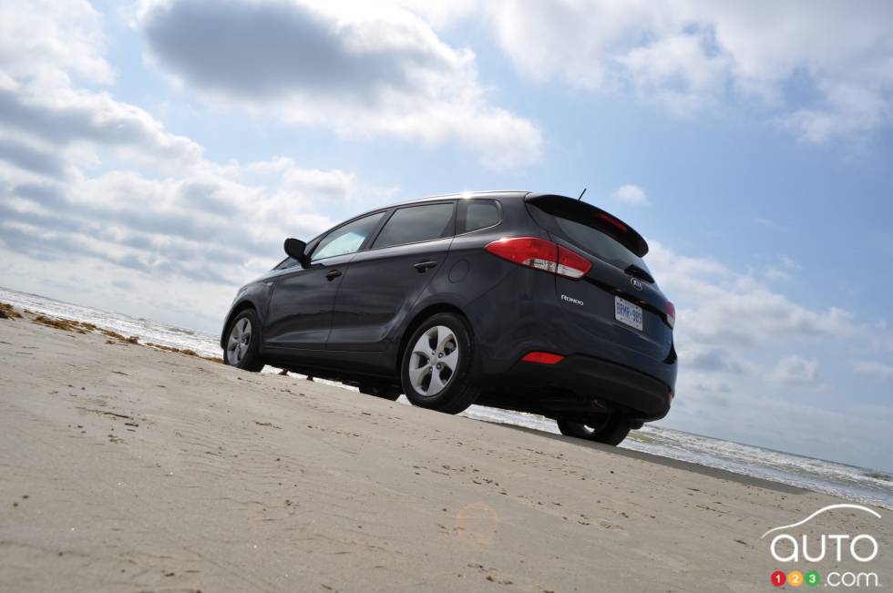 Vue 3/4 arrière gauche en contre-plongée