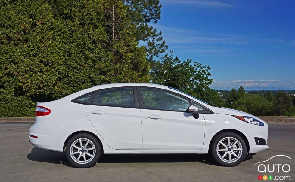 2016 Ford Fiesta side view