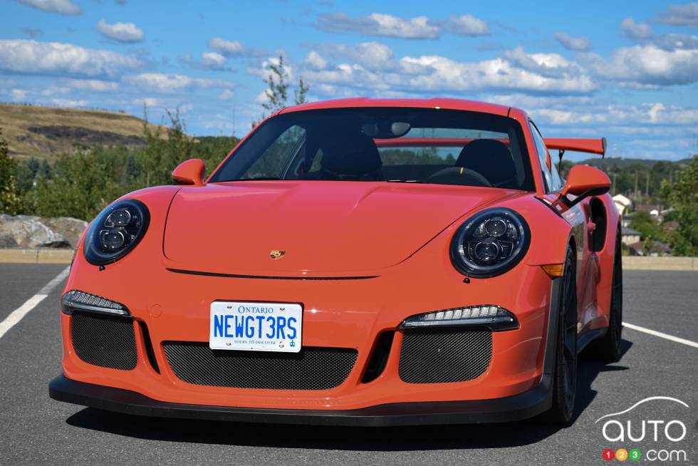 2016 Porsche 911 GT3 RS front view