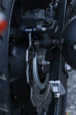 détails de la roue et des freins