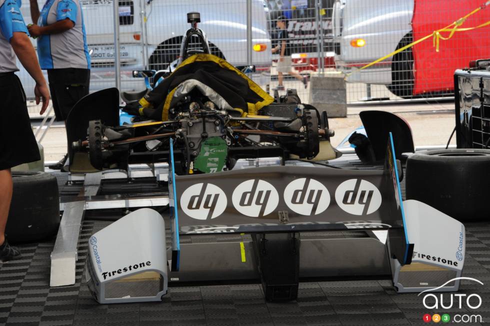 Voiture de Simon Pagenaud, Schmidt Hamilton Motorsports dans les puits