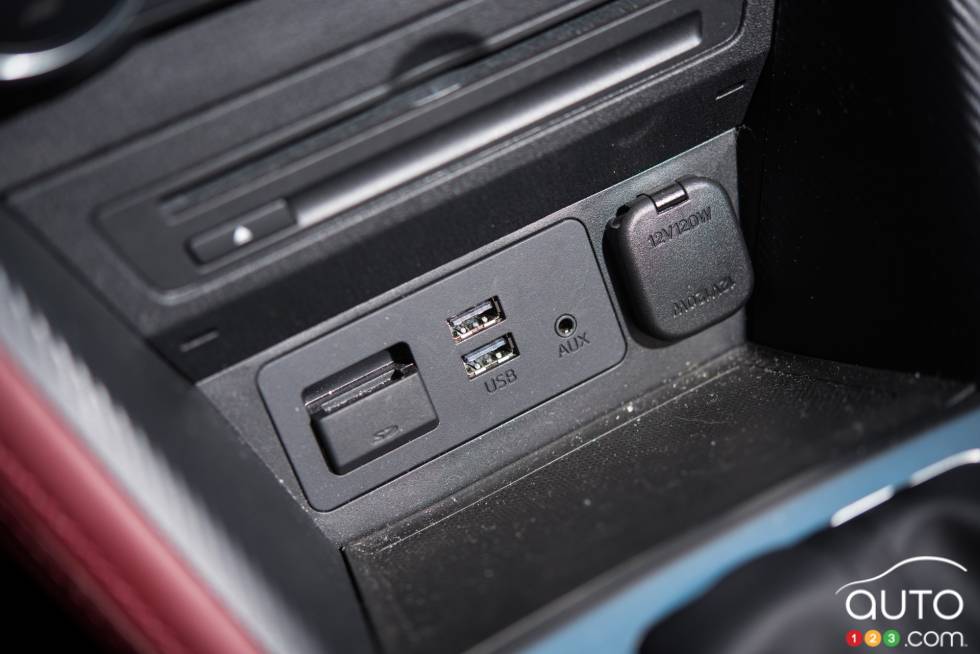 Connexion USB de la Mazda CX-3 2016