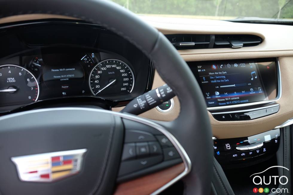 Wheel, speedometer and multimedia display