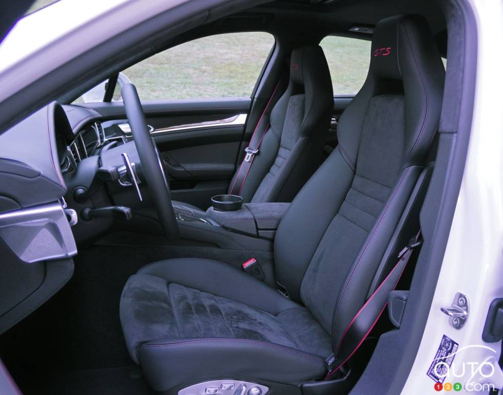 2016 Porsche Panamera GTS front seats