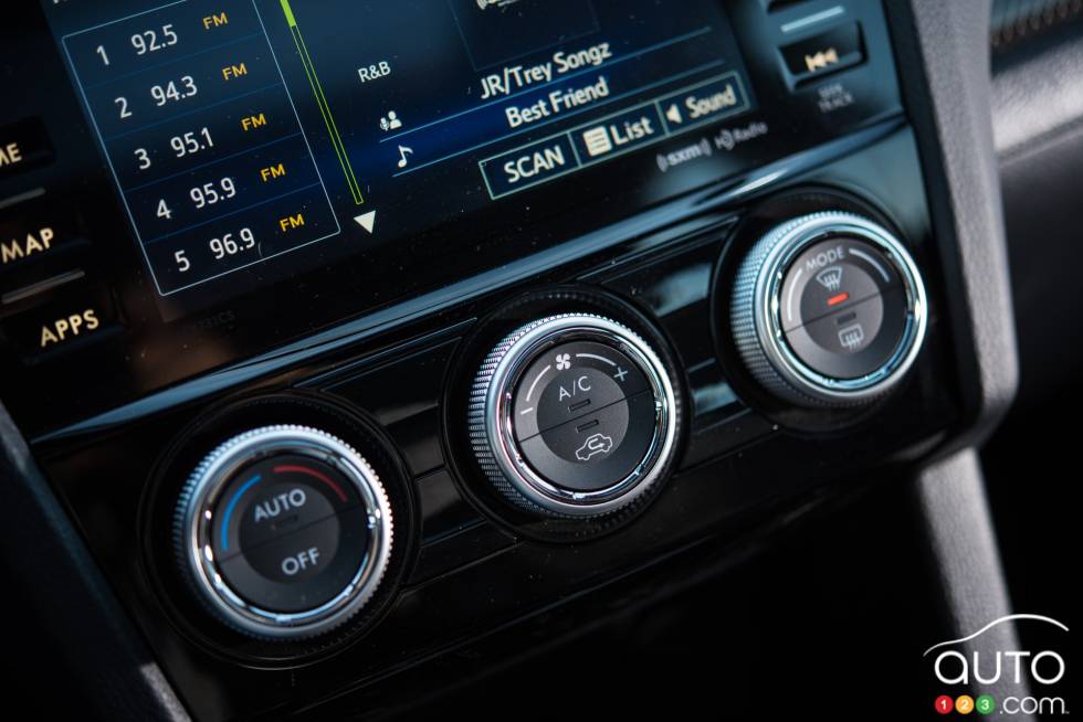 Contrôle du système de climatisation de la Subaru WRX Sport-Tech 2016