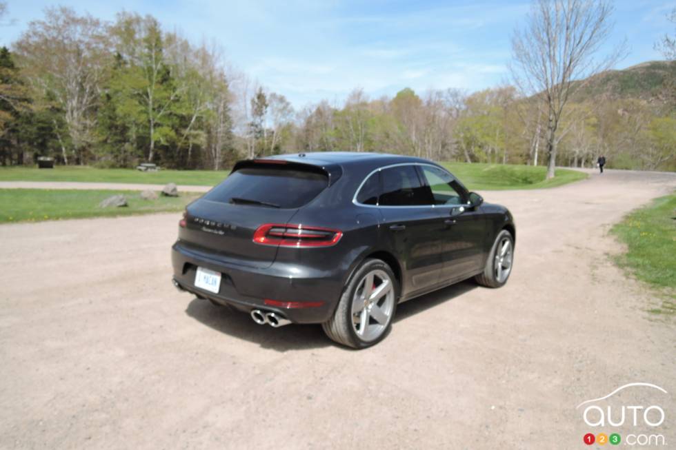 3/4 rear view of the Macan