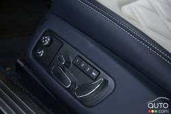 seat adjustment knobs