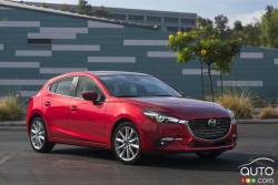 2017 Mazda3 front 3/4 view