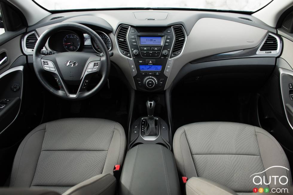 Tableau de bord et sièges avant