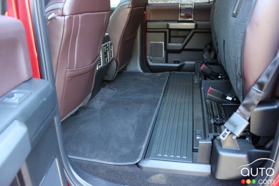 2017 Ford F Series Super Duty interior details