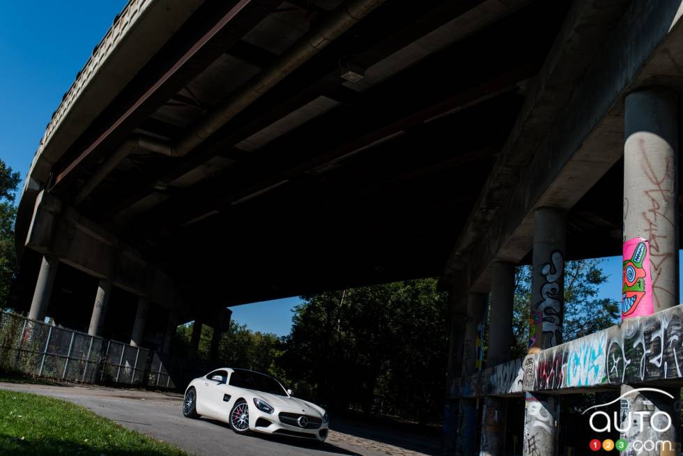 2016 Mercedes AMG GT S front 3/4 view
