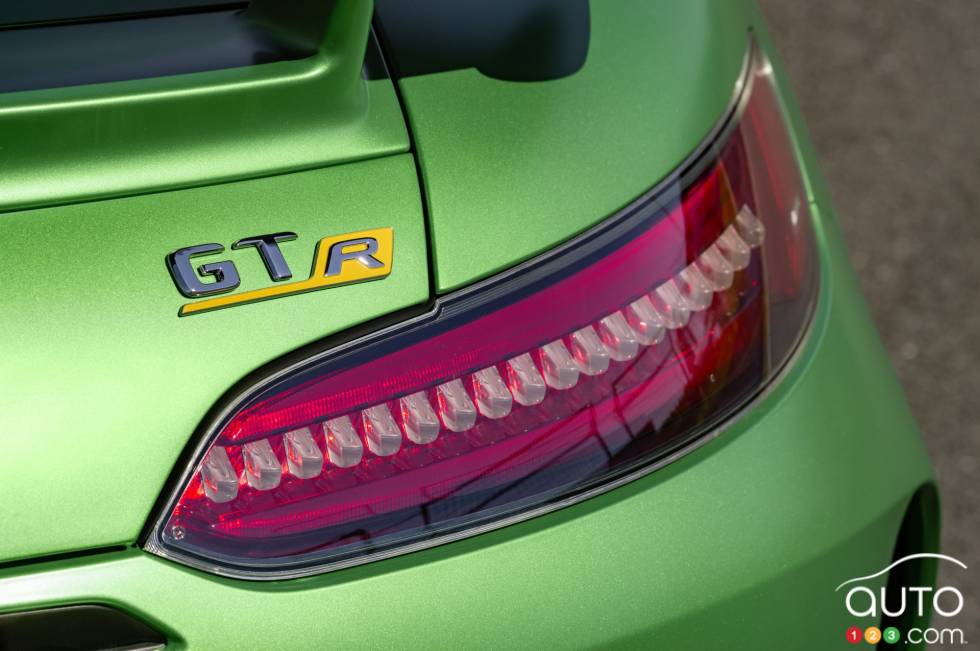 Écusson de la version de la Mercedes-AMG GT R 2017