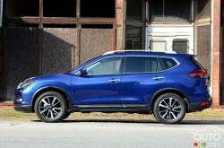 2017 Nissan Rogue side view
