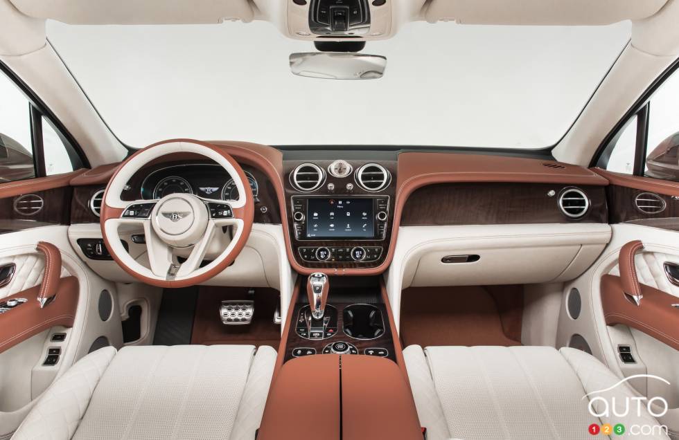 2016 Bentley Bentayga dashboard