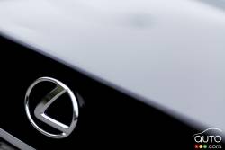 Emblème Lexus sur la calandre