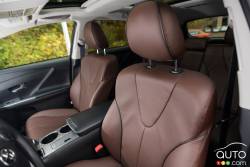 2016 Toyota Venza Redwood edition front seats