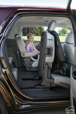 The all-new 2018 Traverse comes standard with an enhanced Smart Slide seat to provide easy access to the 3rd row