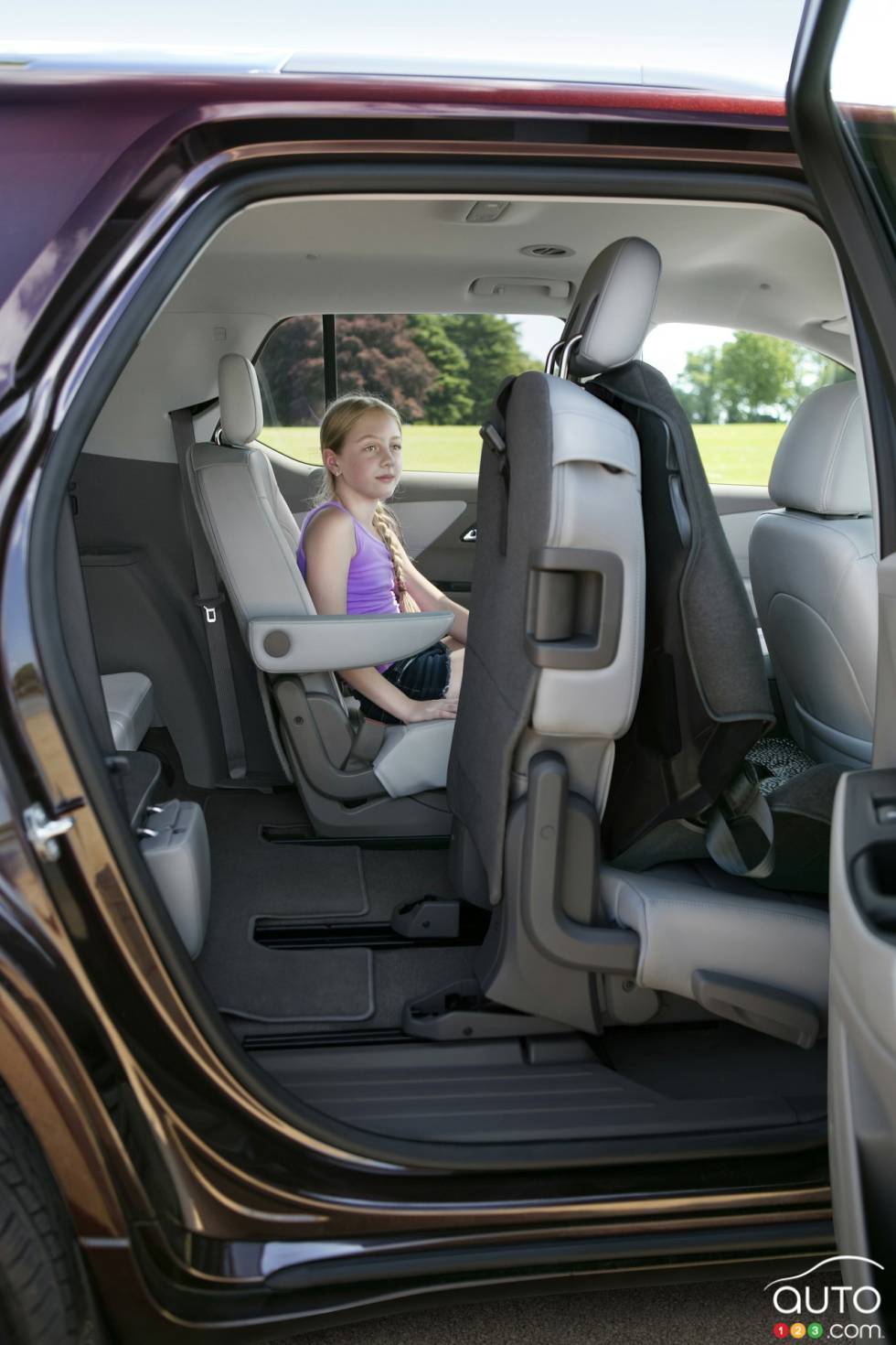 The all-new 2018 Traverse comes standard with an enhanced Smart Slide seat to provide easy access to the 3rd row