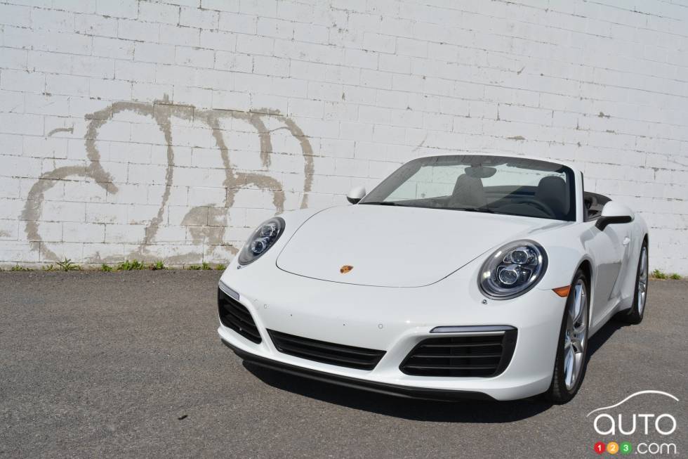 2017 Porsche 911 Carrera S cabriolet headlight