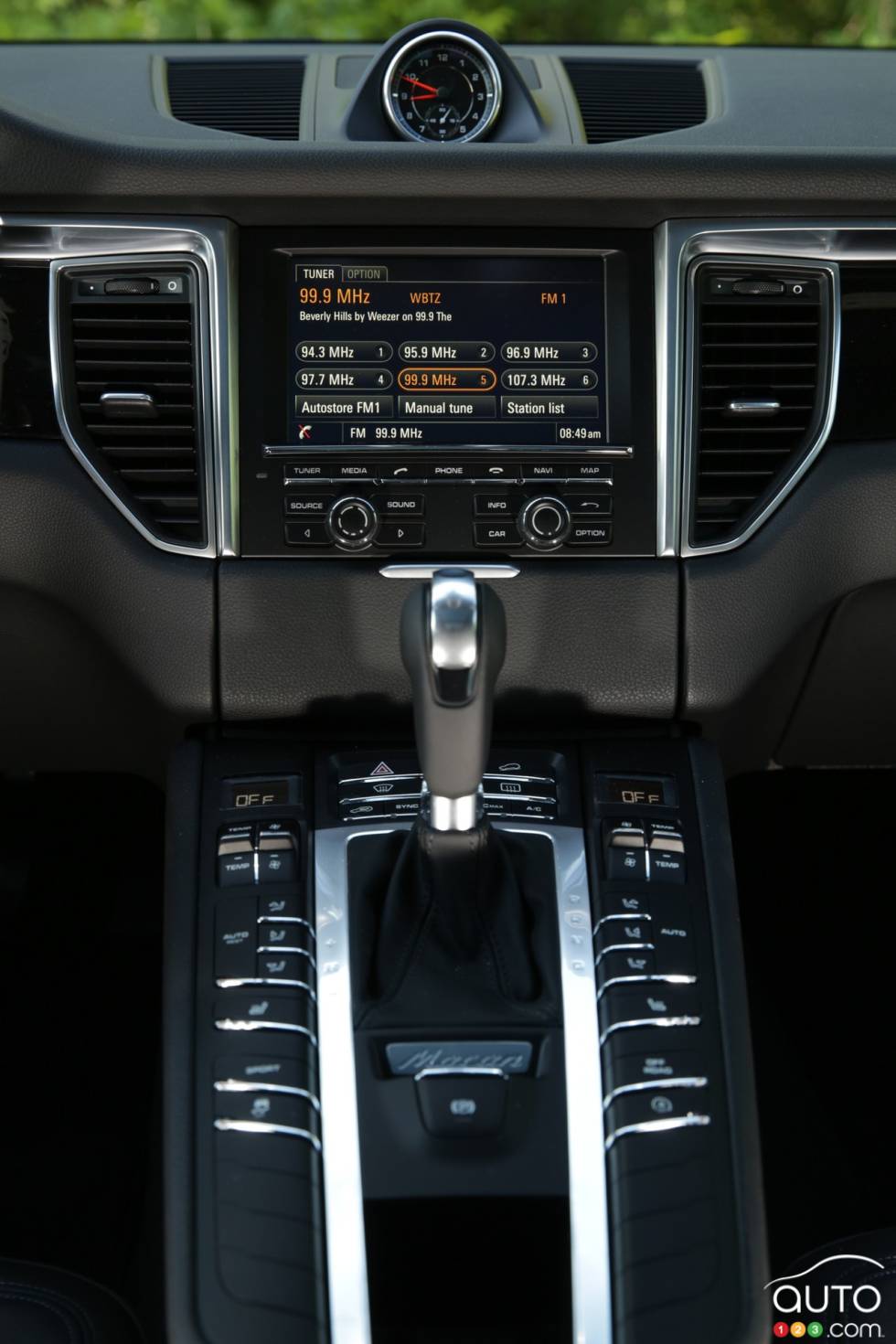 détails de la console centrale