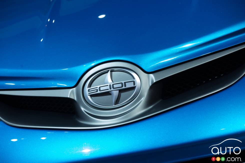 logo details