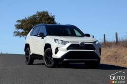 3/4 front view of the 2019 Toyota RAV4 XSE Hybrid
