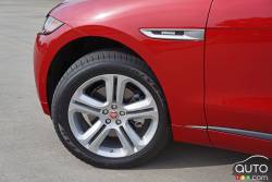 2017 Jaguar F Pace R Sport wheel