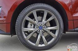 2016 Ford Edge Sport wheel