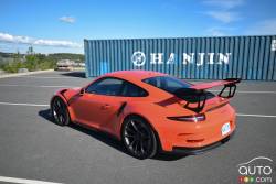 2016 Porsche 911 GT3 RS rear 3/4 view