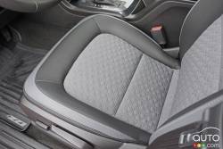 2016 Chevrolet Colorado Z71 Crew Cab short box AWD seat detail