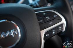 2016 Jeep Cherokee Trailhawk steering wheel mounted cruise controls