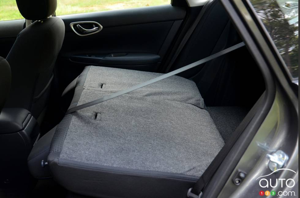 Banquette arrière de la Nissan Sentra SR Turbo 2017