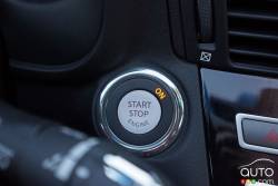 2016 Infiniti Q70L start and stop engine button