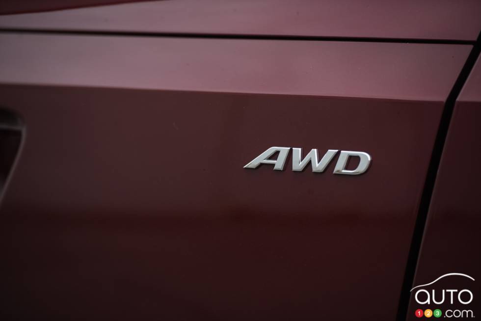 2016 Hyundai Tucson trim badge